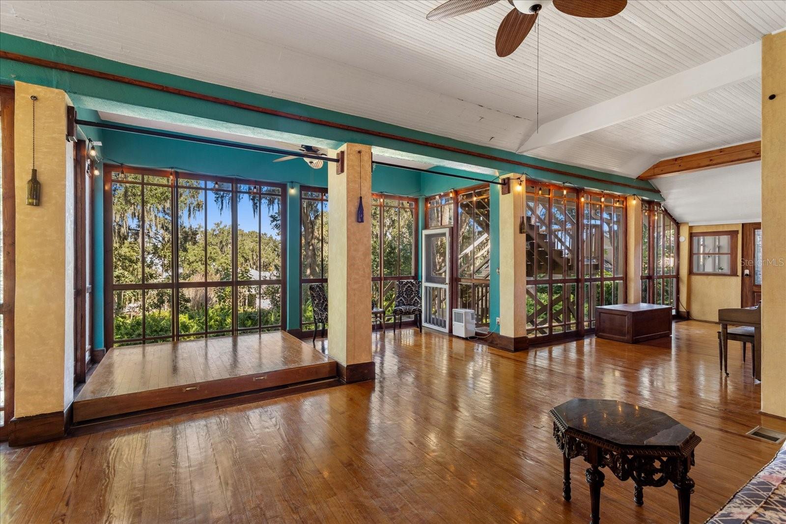 OAKLAND - Residential