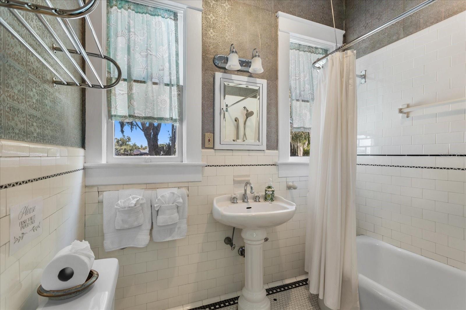 OAKLAND - Residential