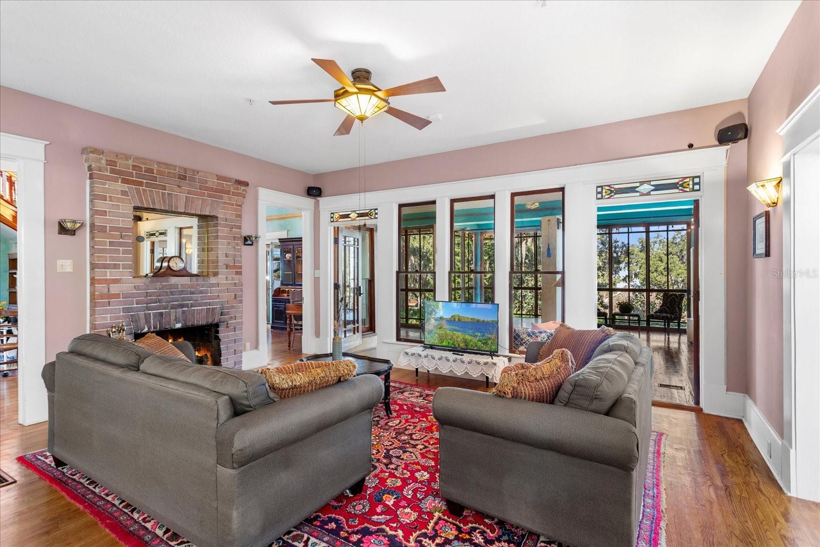 OAKLAND - Residential