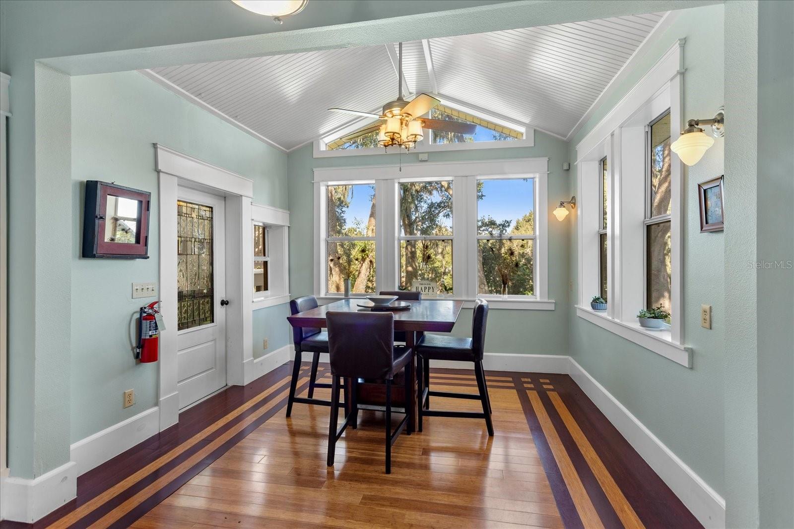 OAKLAND - Residential