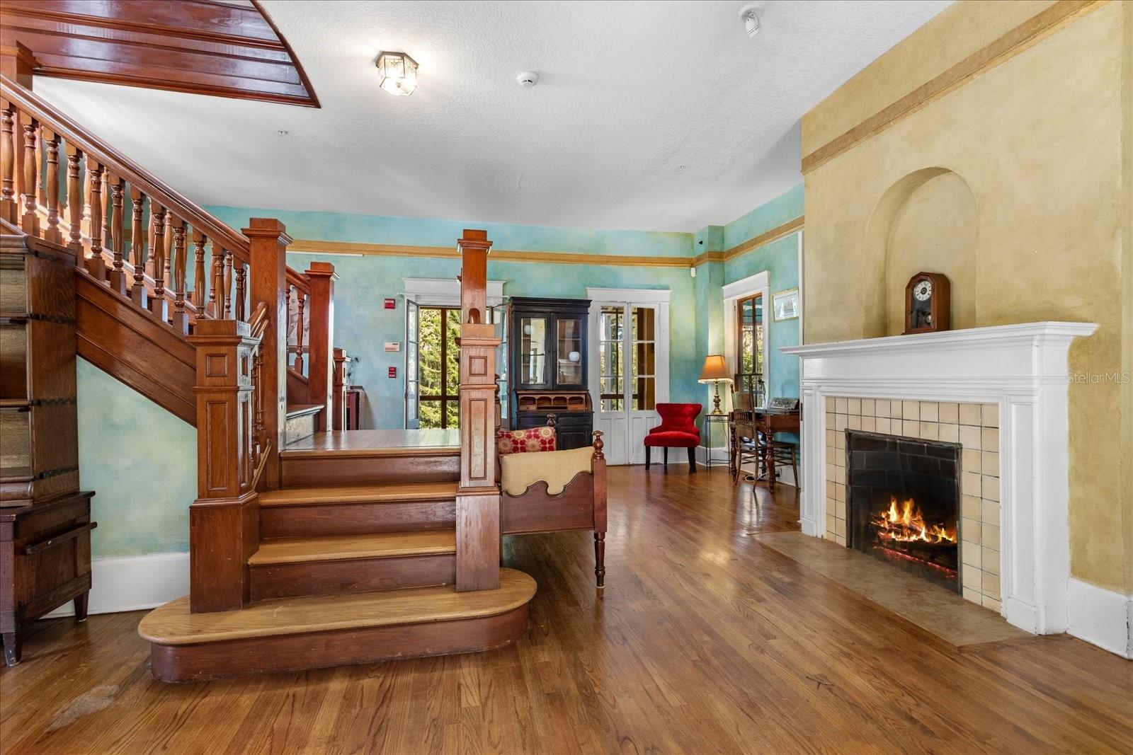 OAKLAND - Residential