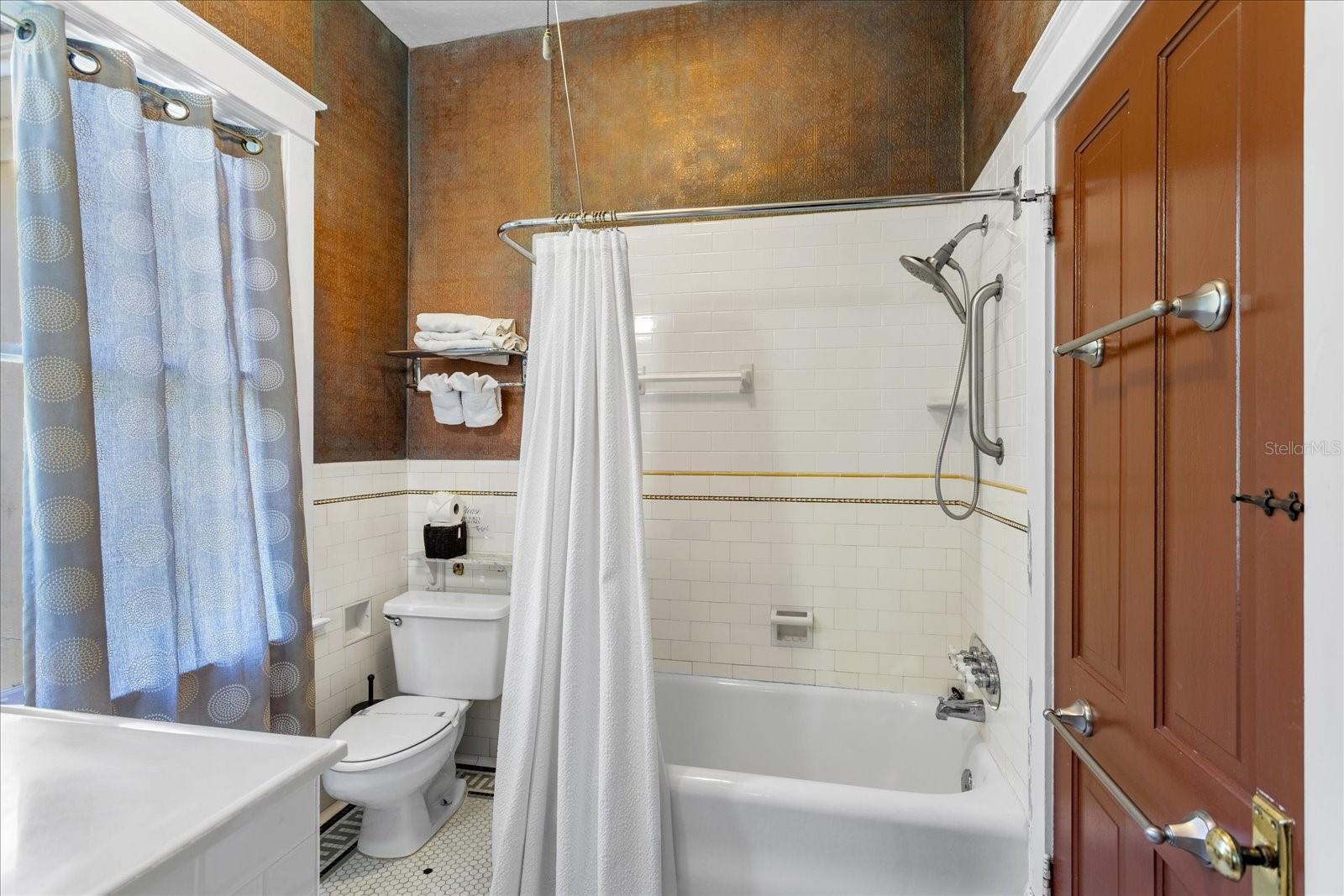 OAKLAND - Residential