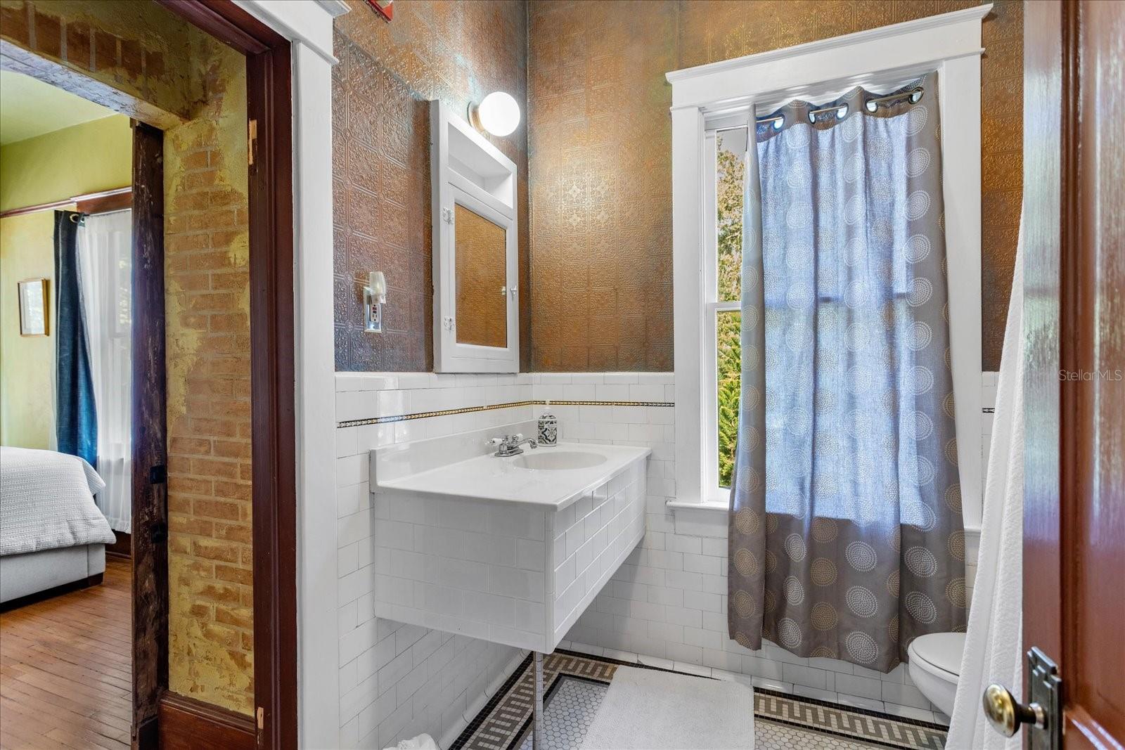 OAKLAND - Residential