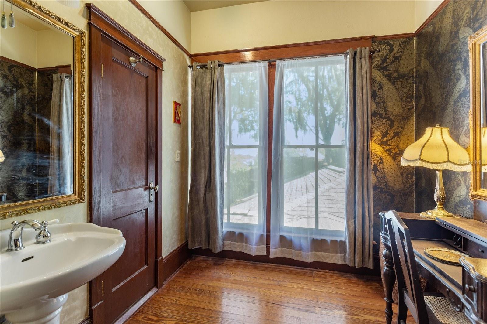 OAKLAND - Residential