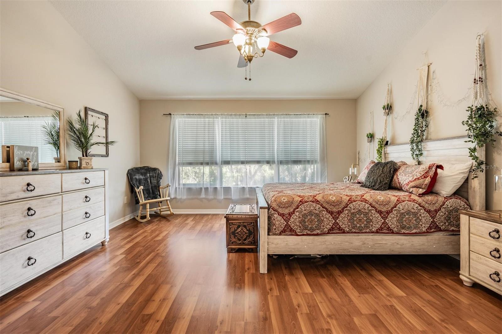 CHELSEA MANOR - Residential