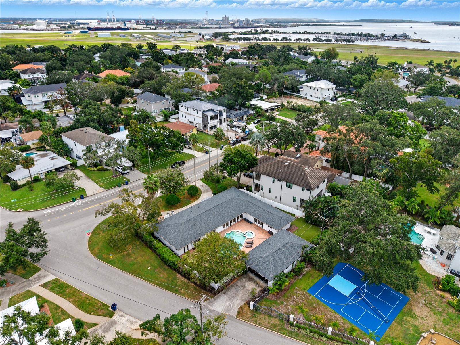 DAVIS ISLANDS PB10 PG52 TO 57 - Residential