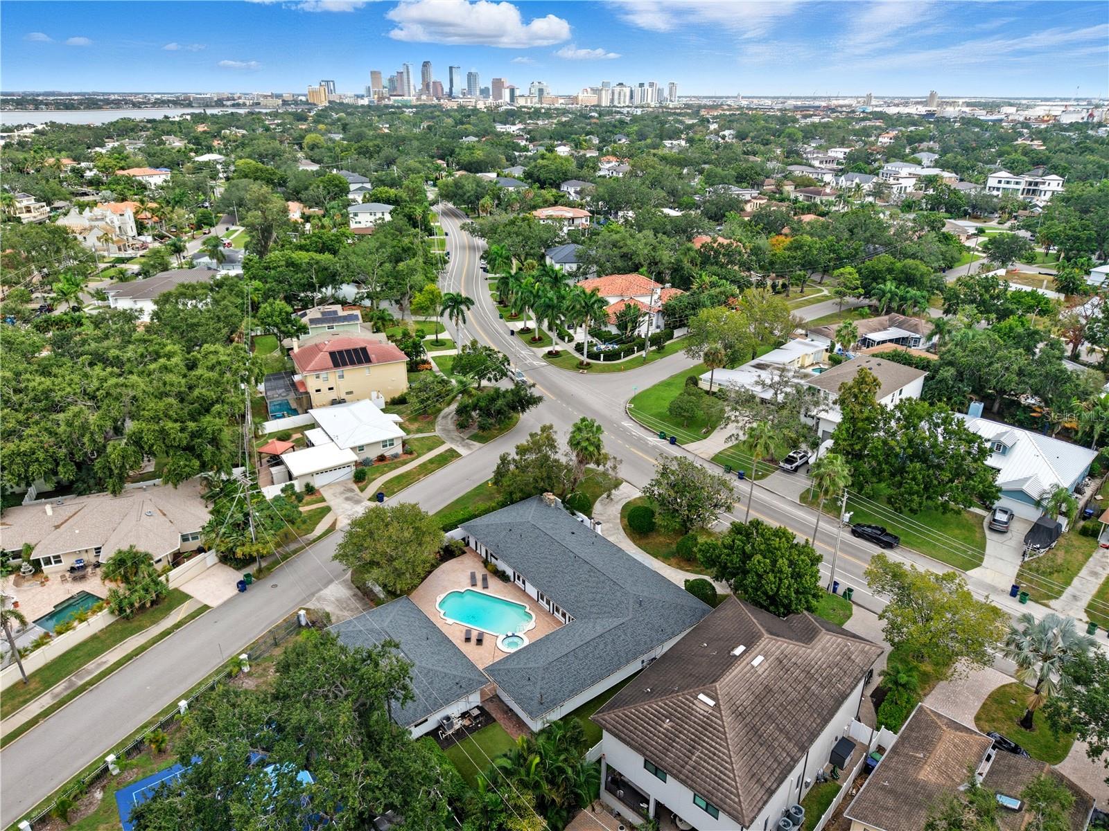 DAVIS ISLANDS PB10 PG52 TO 57 - Residential