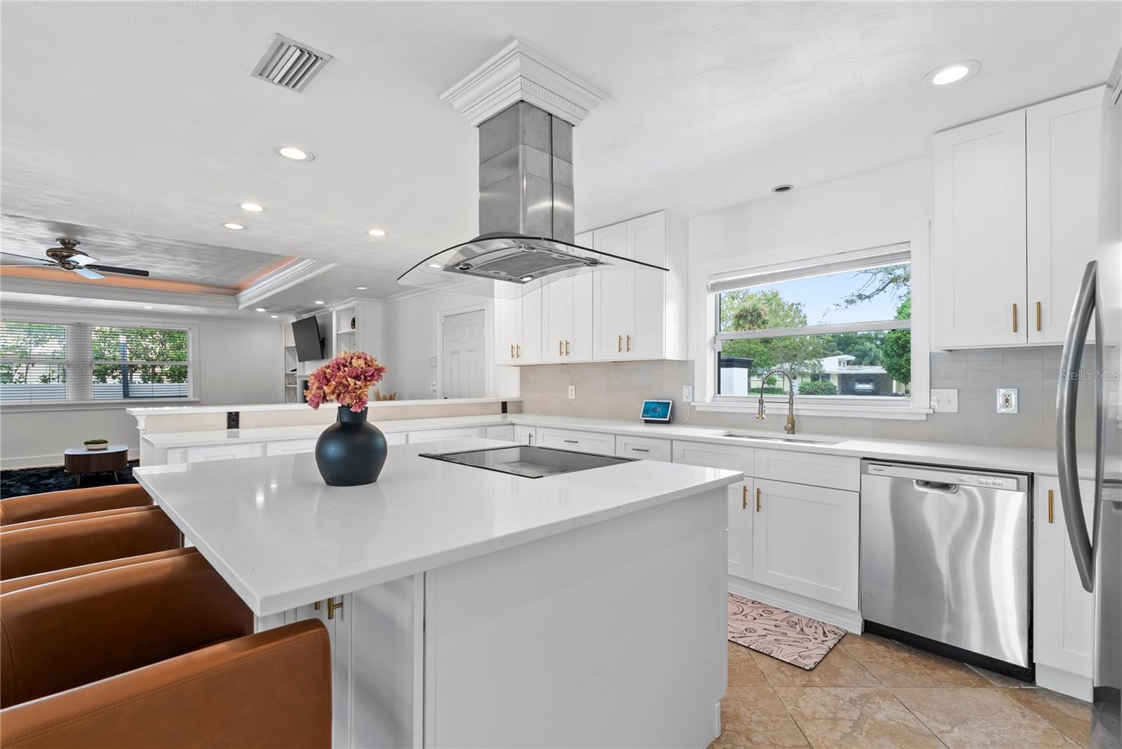 DAVIS ISLANDS PB10 PG52 TO 57 - Residential