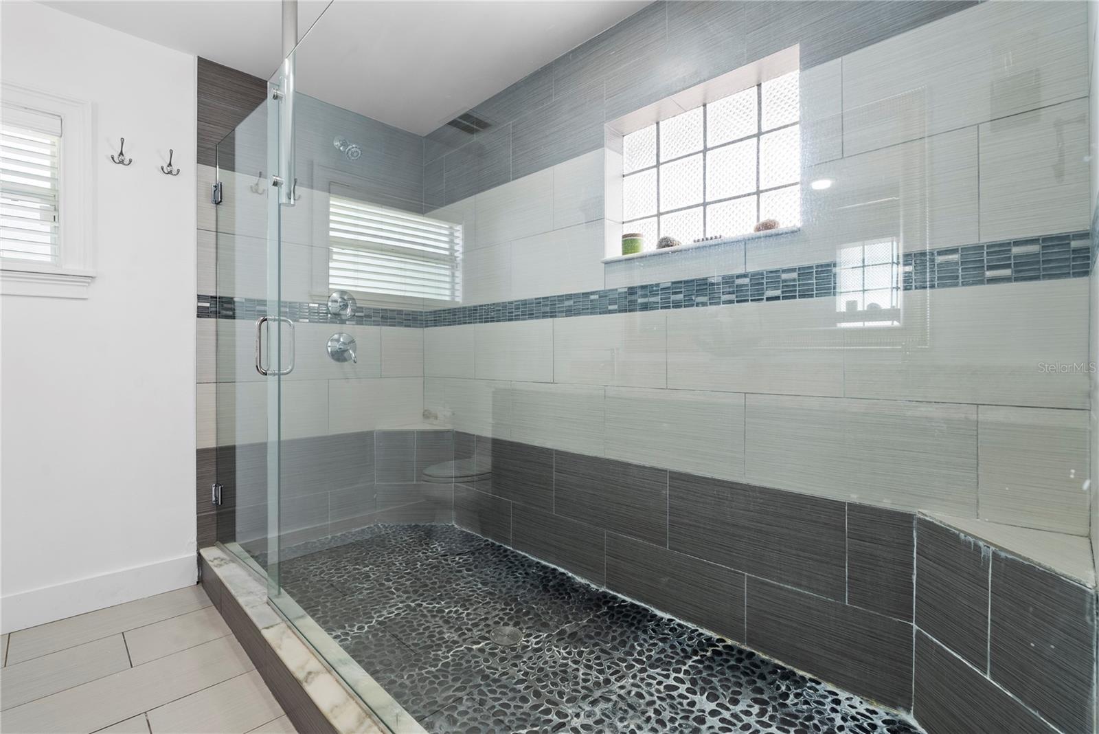 DAVIS ISLANDS PB10 PG52 TO 57 - Residential