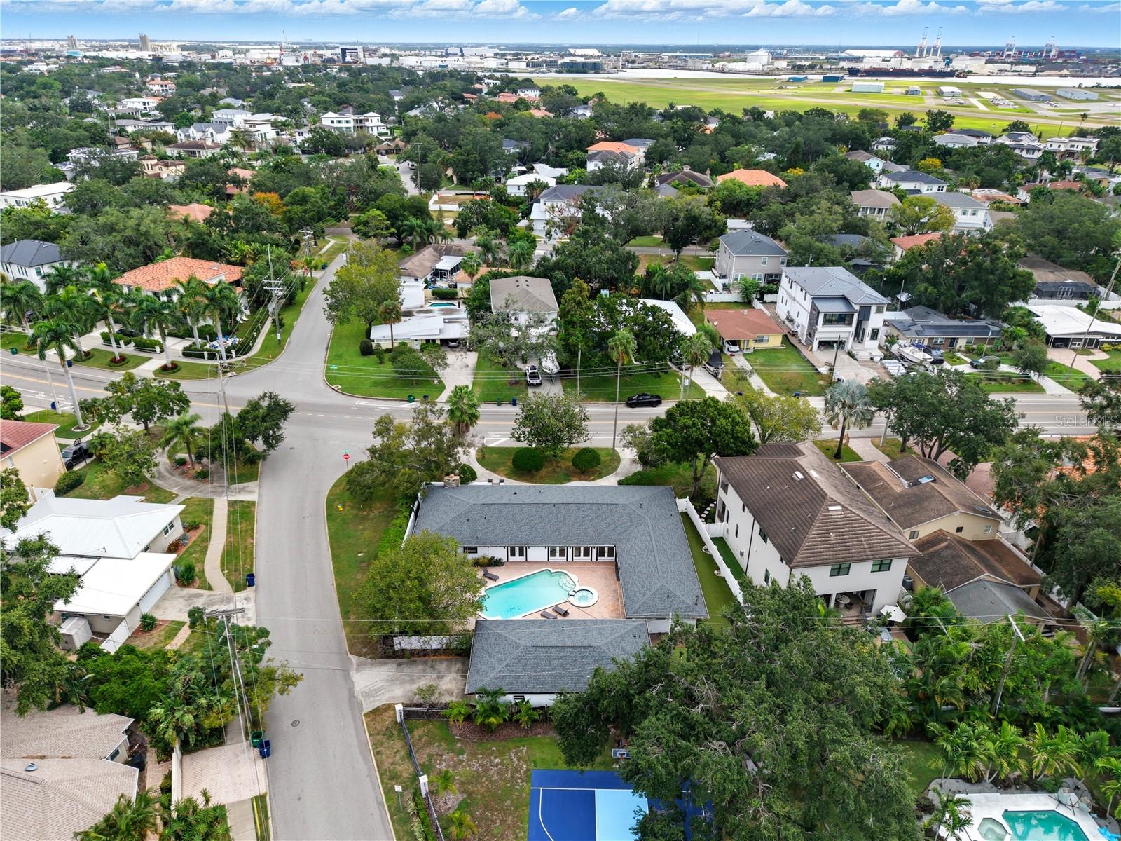 DAVIS ISLANDS PB10 PG52 TO 57 - Residential