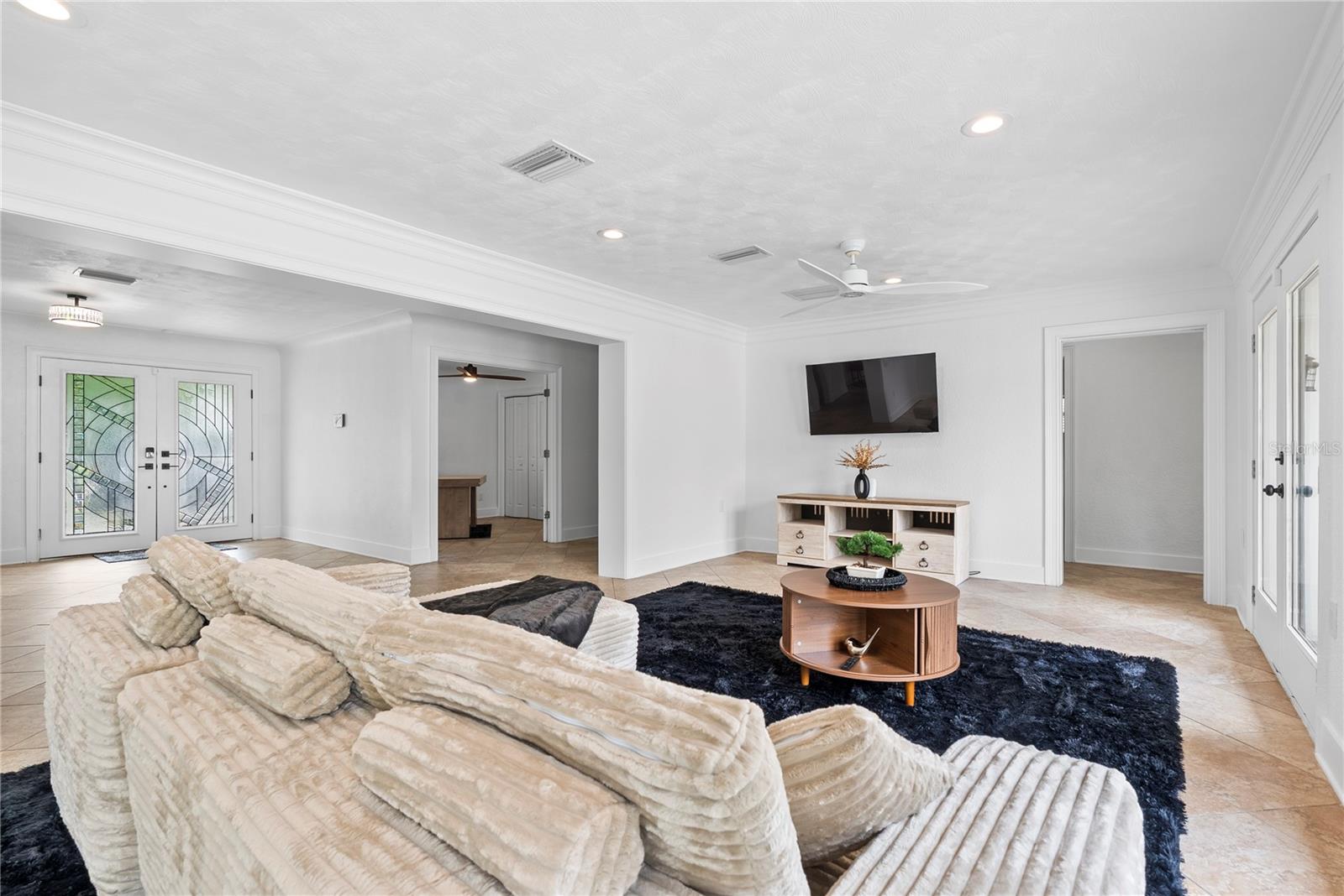 DAVIS ISLANDS PB10 PG52 TO 57 - Residential