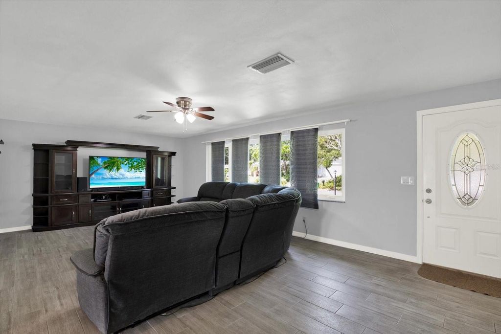 Photo of 1815 Chateau Drive E, Clearwater, FL 33756 (MLS # TB8498397)