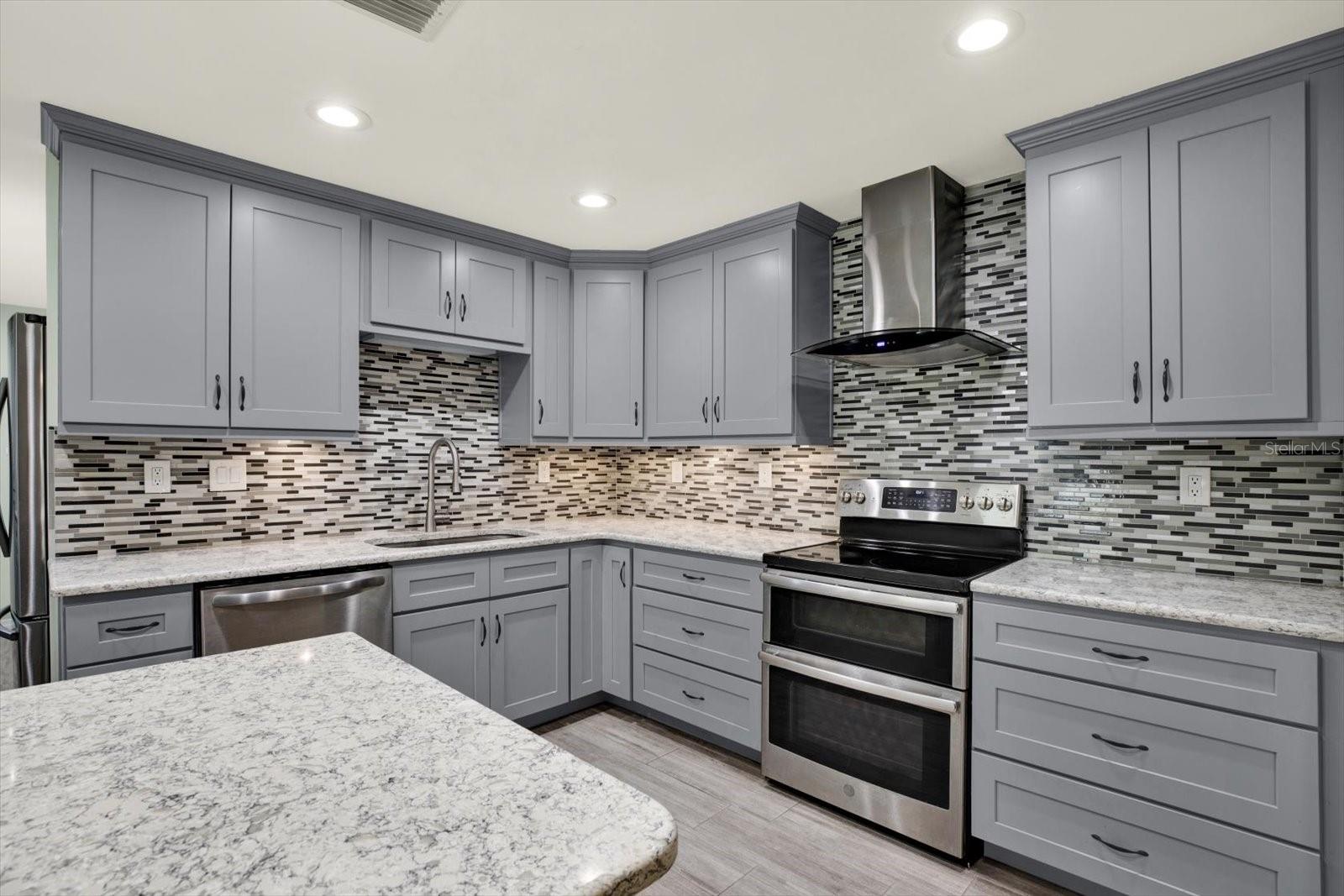 1815 CHATEAU DRIVE E