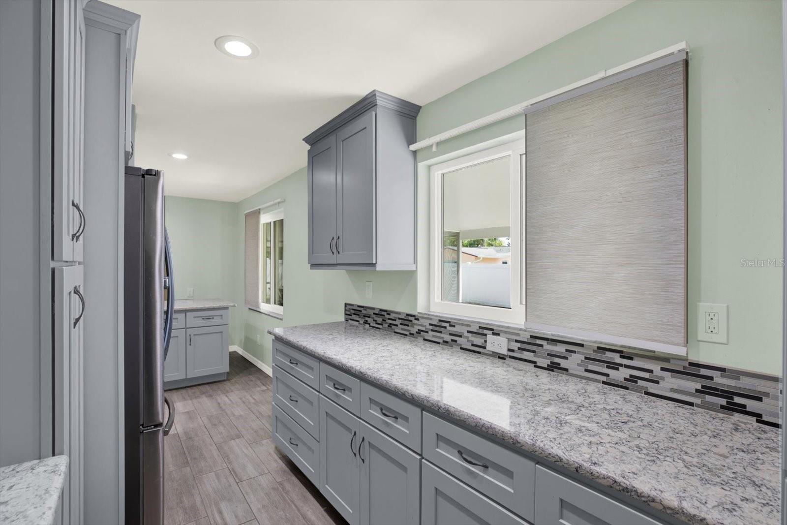 1815 CHATEAU DRIVE E