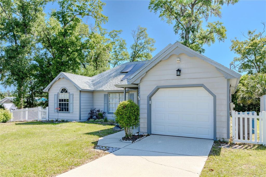 Photo of 1011 Shayler Avenue, Deland, FL 32724 (MLS # O6402461)