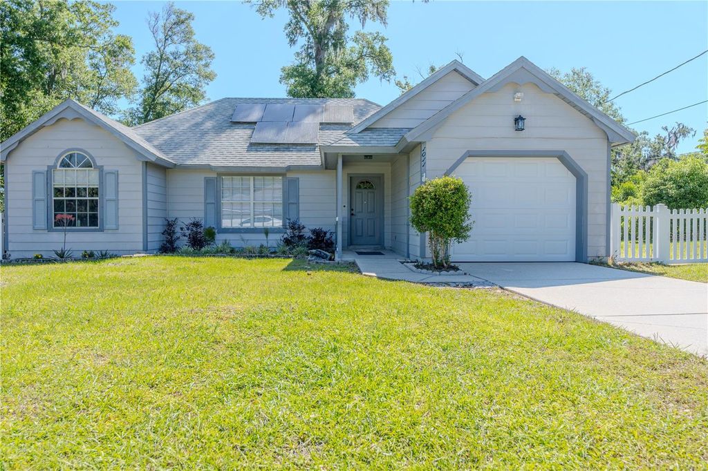 Photo of 1011 Shayler Avenue, Deland, FL 32724 (MLS # O6402461)