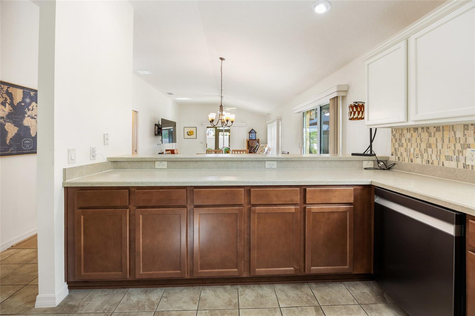 431 JARQUIN WAY