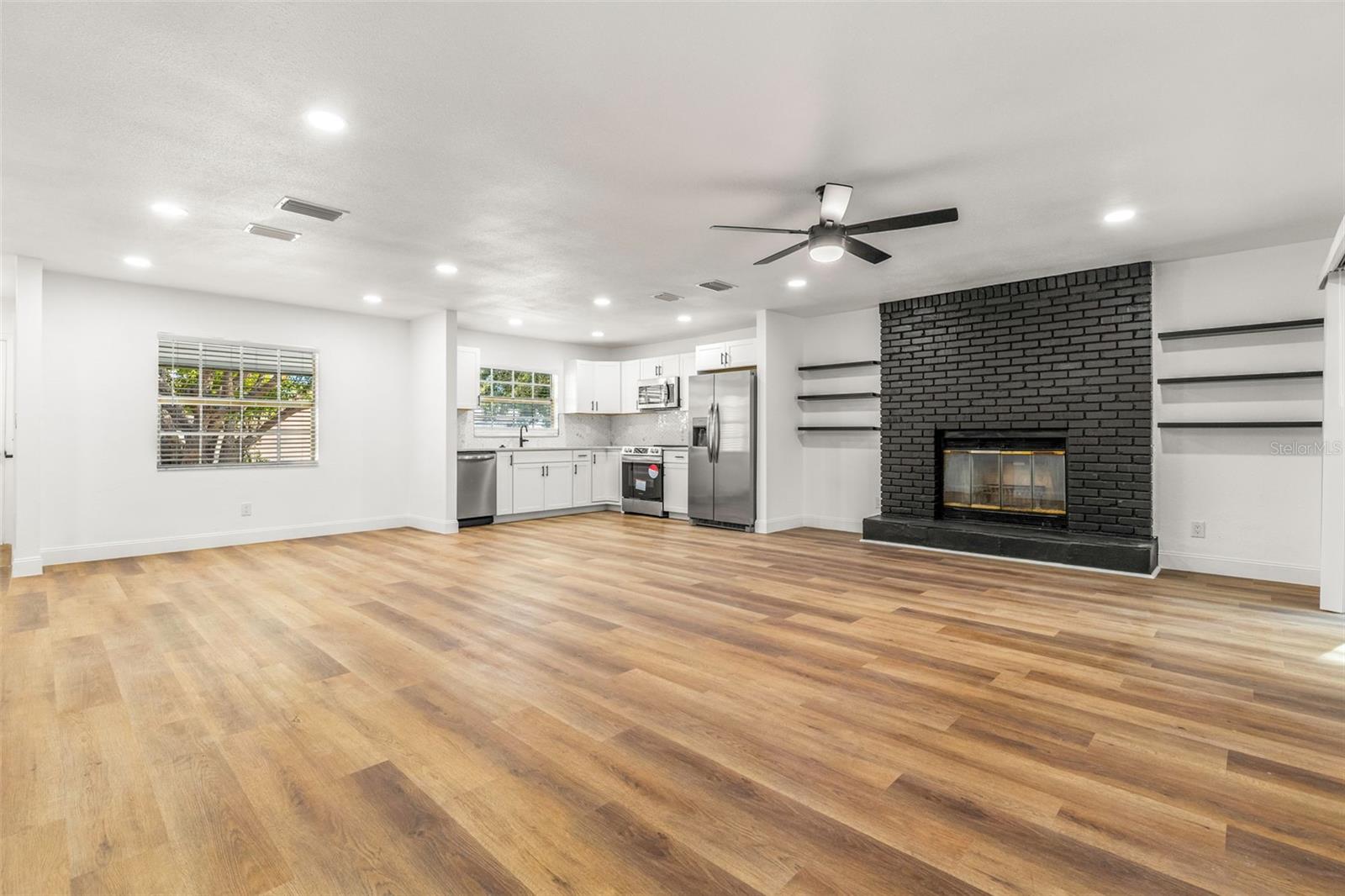 TRENTWOOD MANOR - Residential