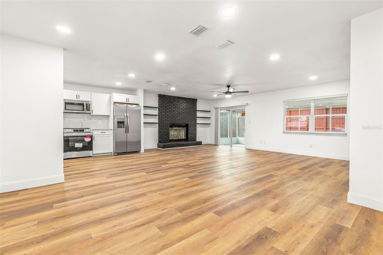 TRENTWOOD MANOR - Residential