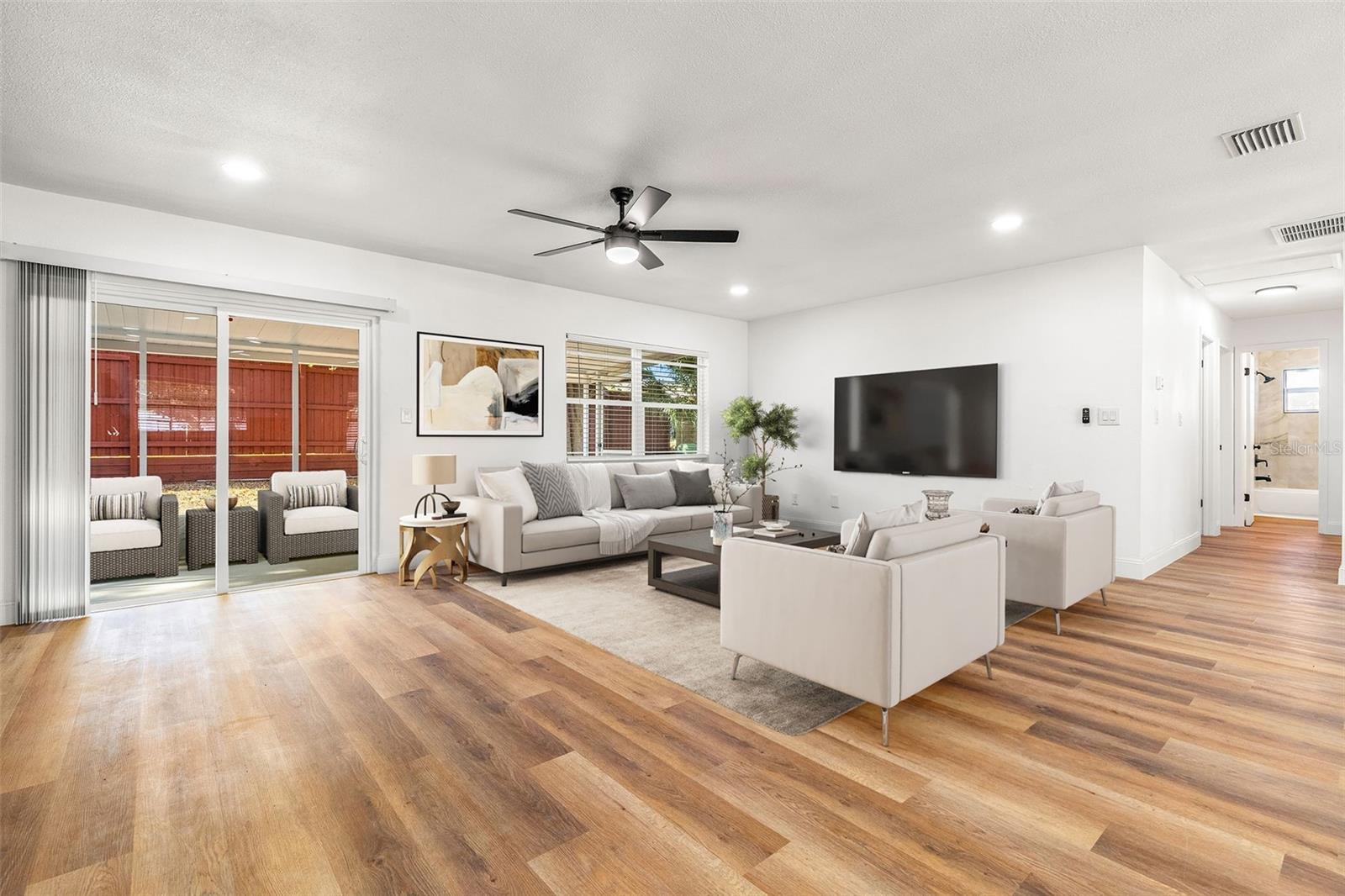 TRENTWOOD MANOR - Residential