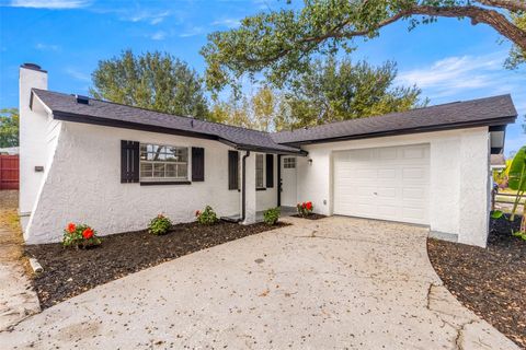 Photo of 1514 Stonehaven Way, Tarpon Springs, FL 34689 (MLS # A4673728)