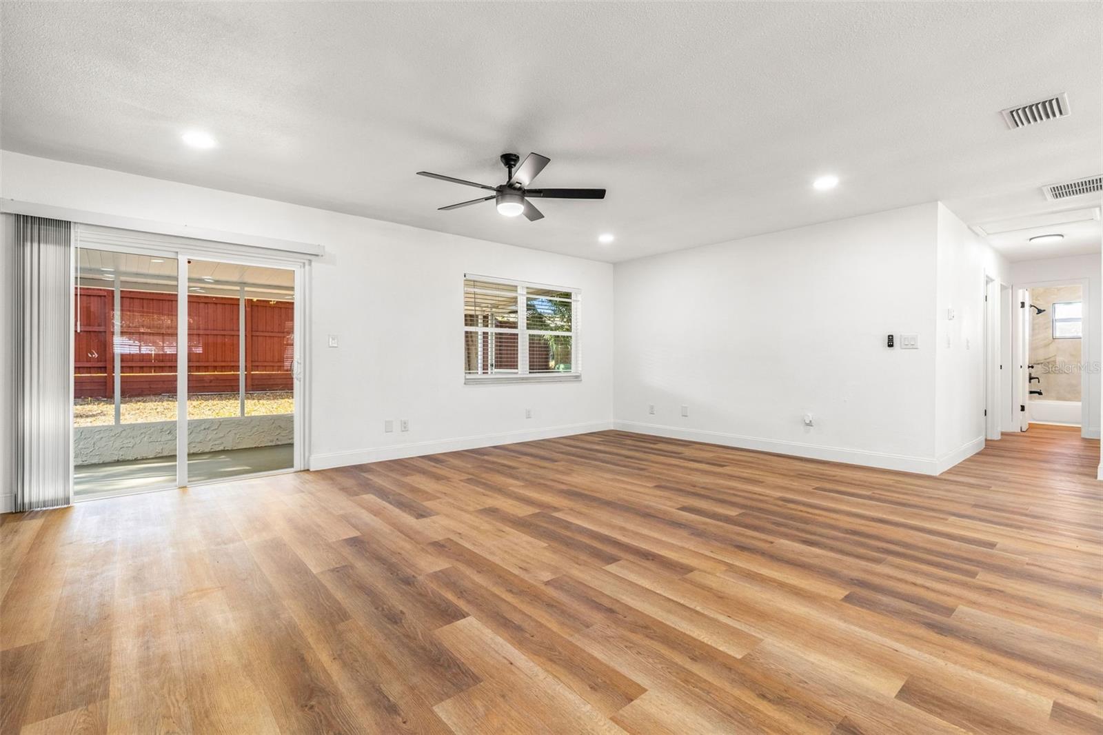 TRENTWOOD MANOR - Residential