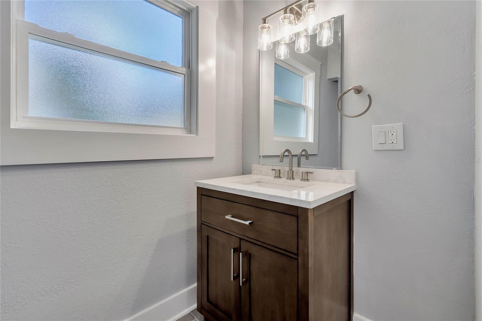 LEESBURG GAMBLE COTTRELL - Residential Lease