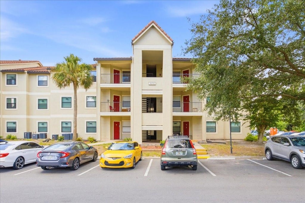 Photo of 3032 Parkway Boulevard #307, Kissimmee, FL 34747 (MLS # O6414823)