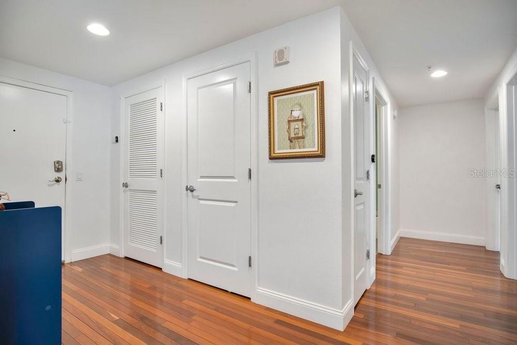 Photo of 322 E Central Boulevard #1005, Orlando, FL 32801 (MLS # O6383624)