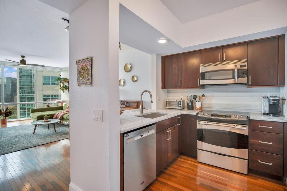 WAVERLY/LK EOLA - Residential