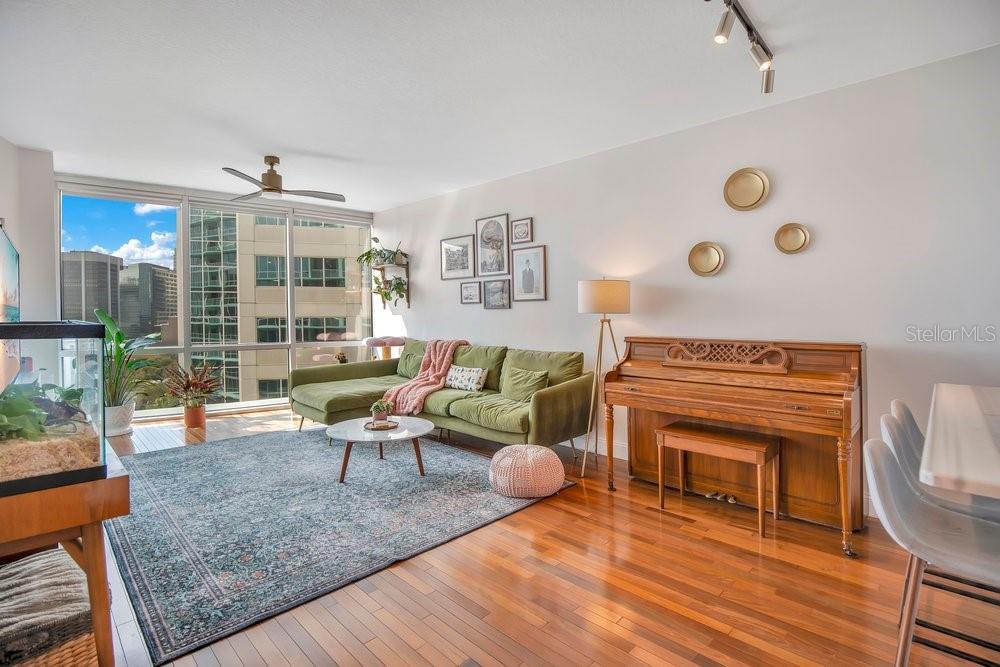 WAVERLY/LK EOLA - Residential