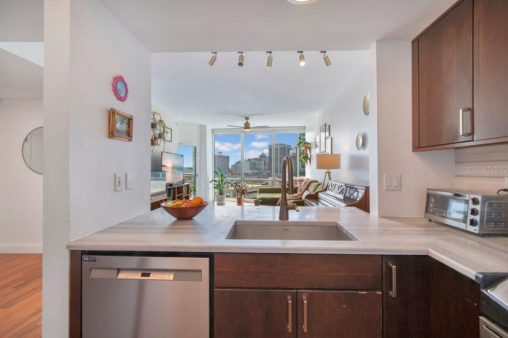 WAVERLY/LK EOLA - Residential