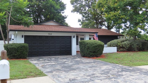 Photo of 7515 Winging Way Drive, Tampa, FL 33615 (MLS # TB8539328)