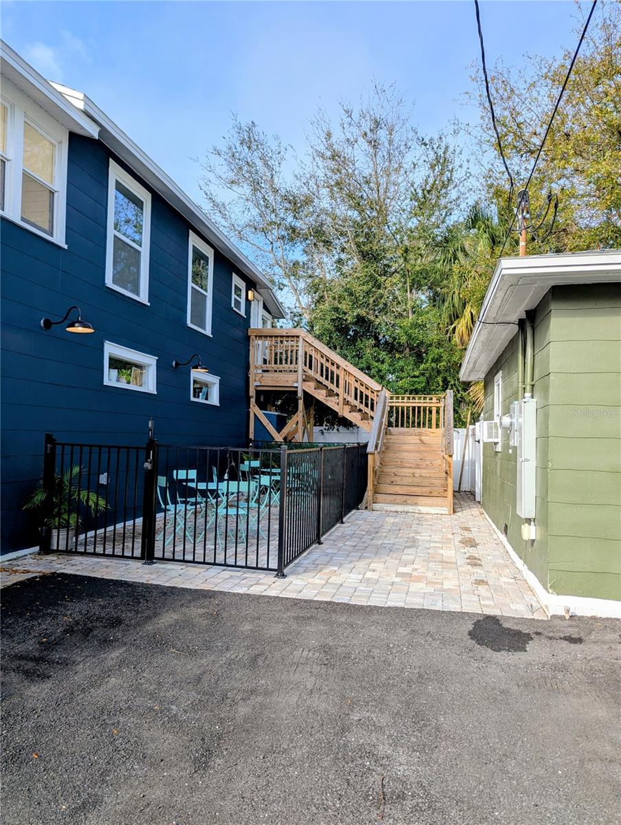 832 14TH STREET N 1/2