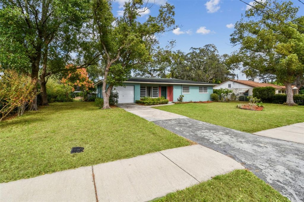 Photo of 1411 W Meadowbrook Avenue, Tampa, FL 33612 (MLS # TB8442212)