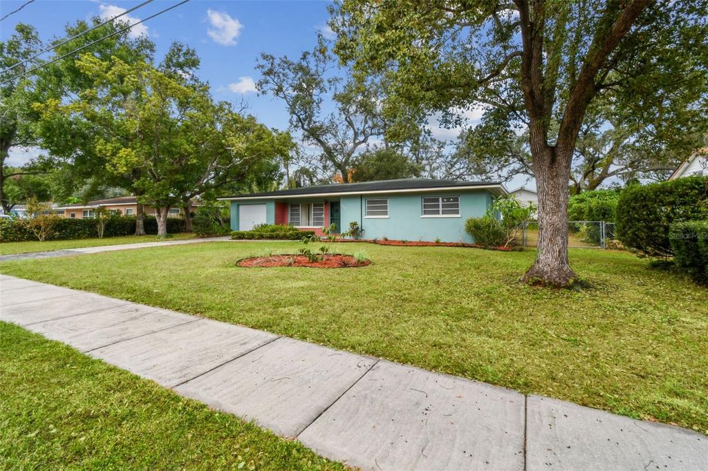 Photo of 1411 W Meadowbrook Avenue, Tampa, FL 33612 (MLS # TB8442212)
