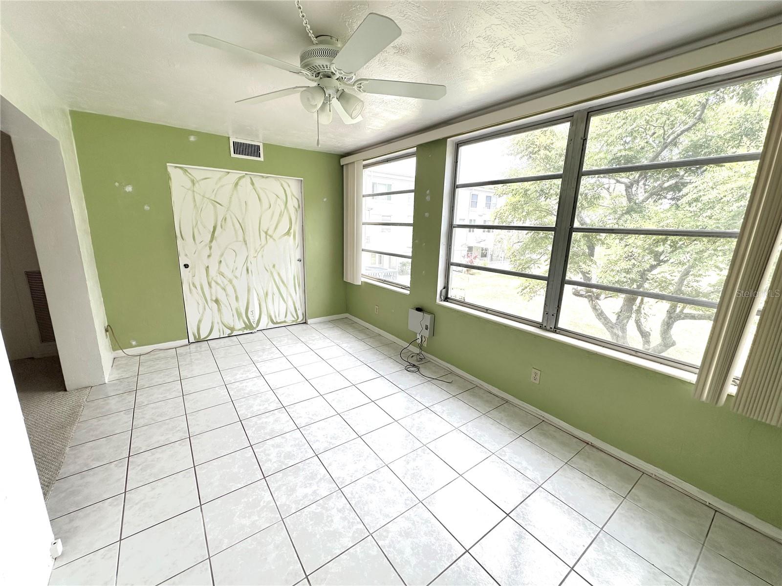 ON TOP OF THE WORLD - Residential