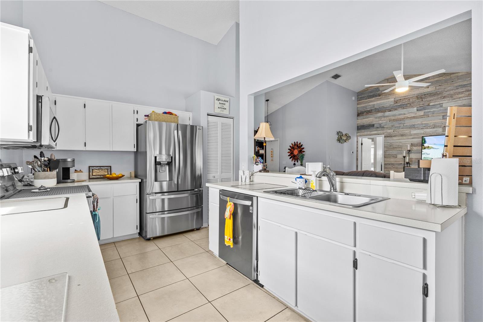 WOOD VIEW AT MEADOW OAKS - Residential