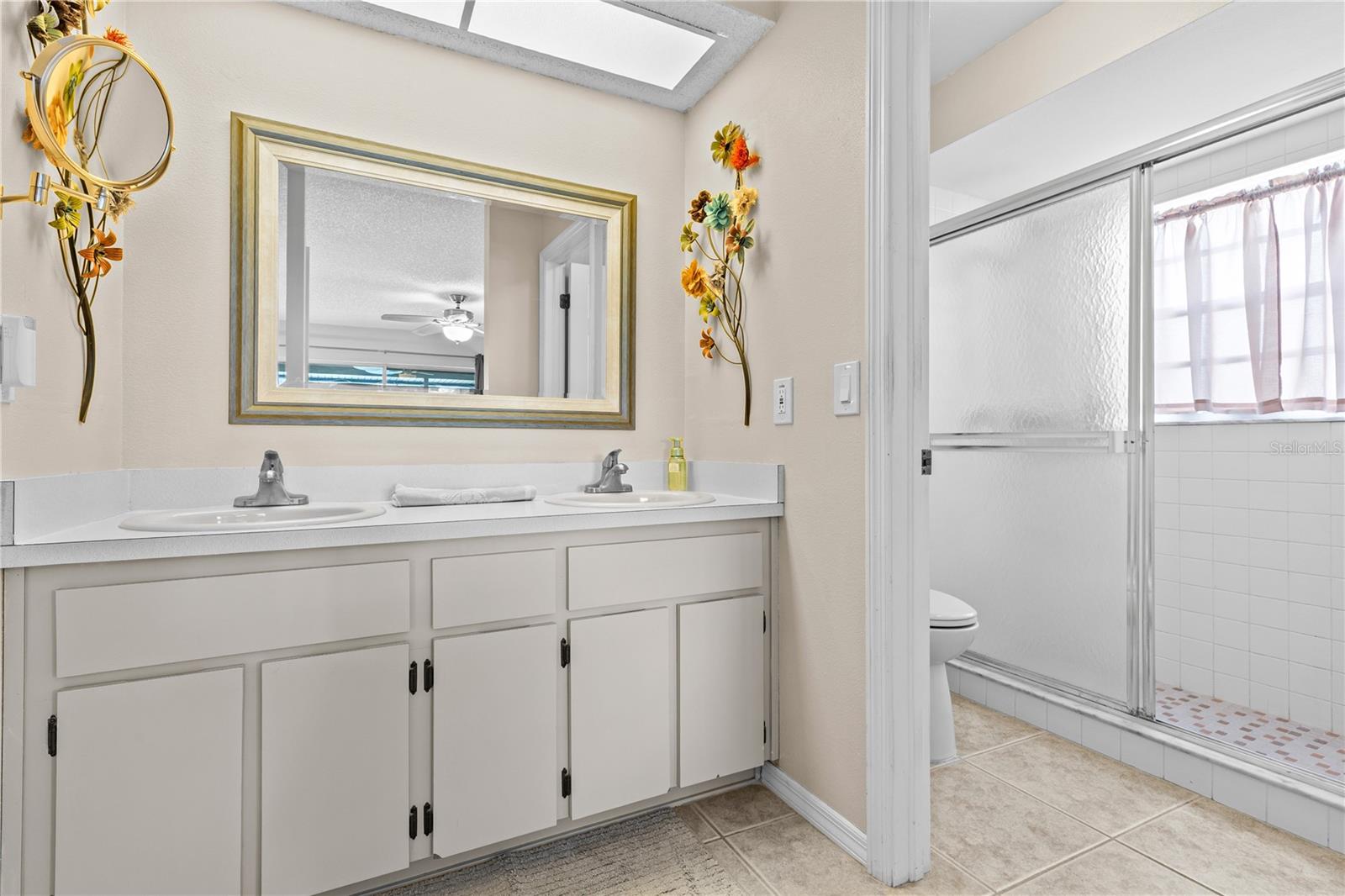 WOOD VIEW AT MEADOW OAKS - Residential