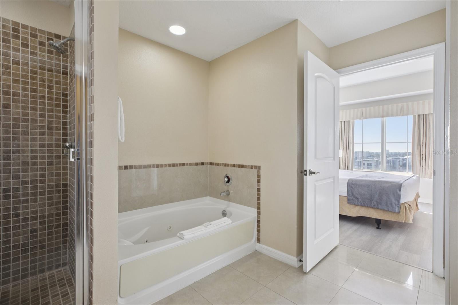 POINT ORLANDO RESORT CONDOMINIUM PHASE 1 9512/3560 - Residential