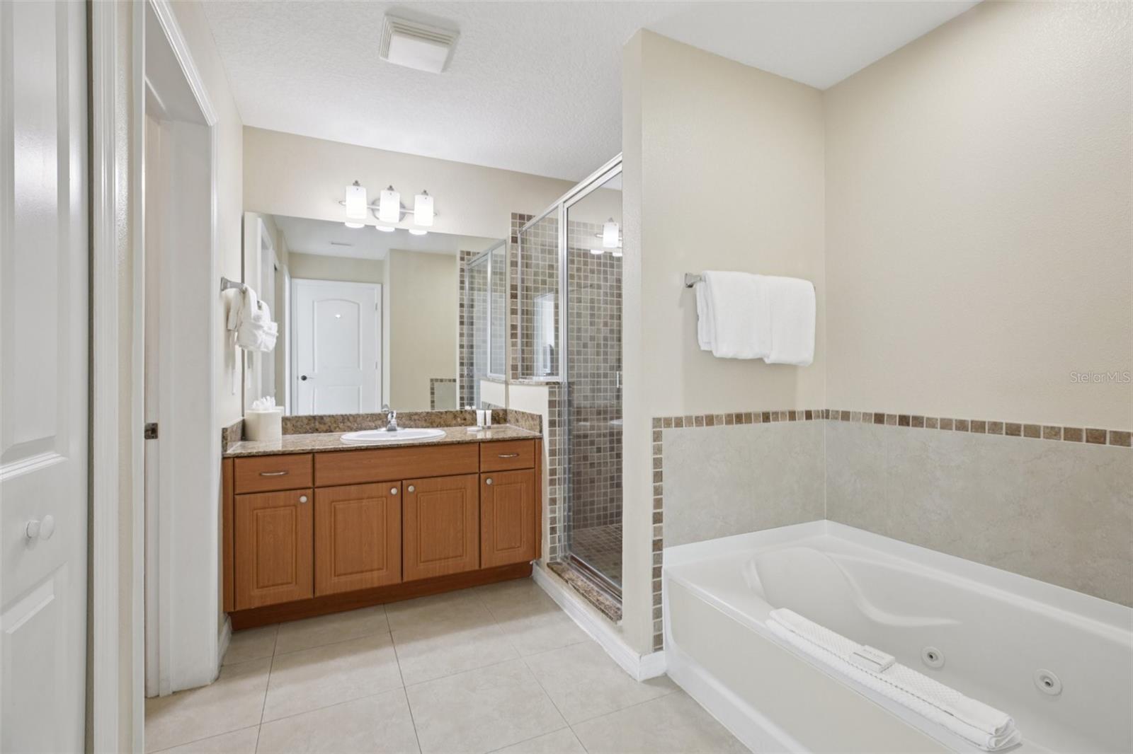 POINT ORLANDO RESORT CONDOMINIUM PHASE 1 9512/3560 - Residential