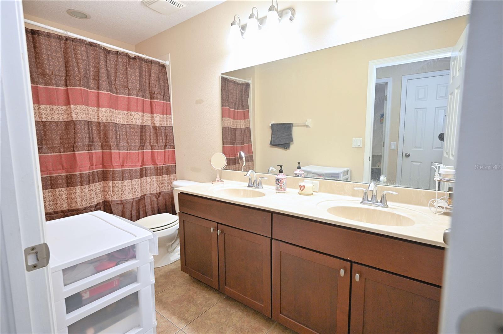 SOUTH HAMPTON - Residential Lease