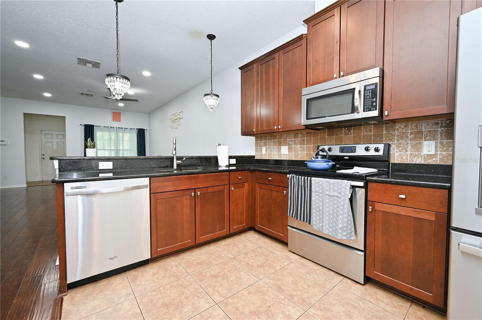 SOUTH HAMPTON - Residential Lease