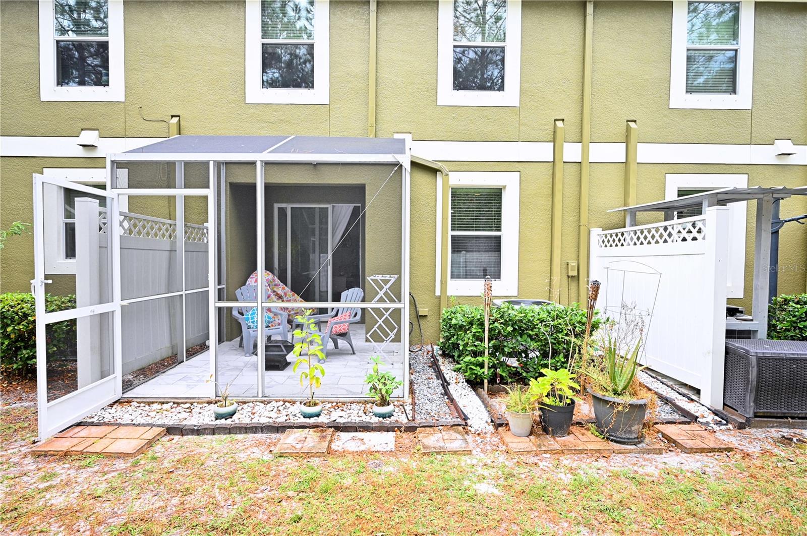 SOUTH HAMPTON - Residential Lease