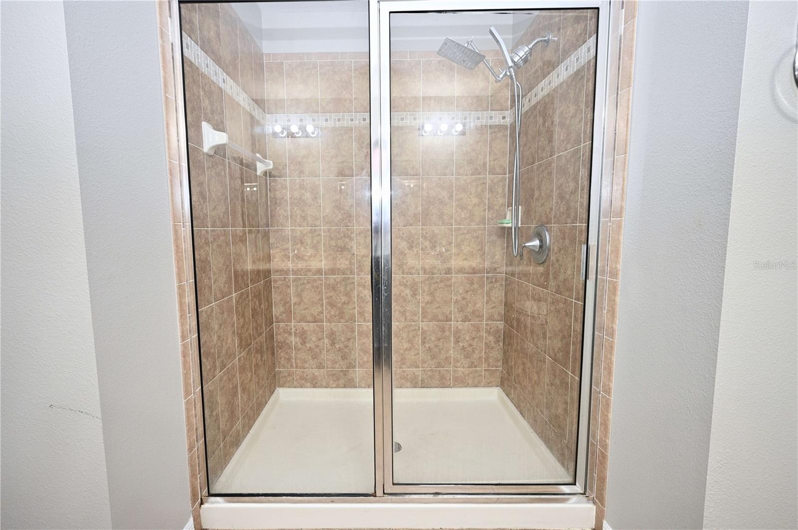 SOUTH HAMPTON - Residential Lease