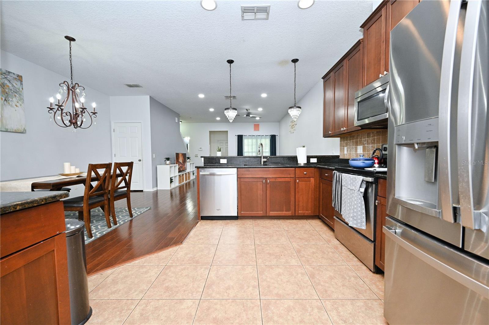 SOUTH HAMPTON - Residential Lease