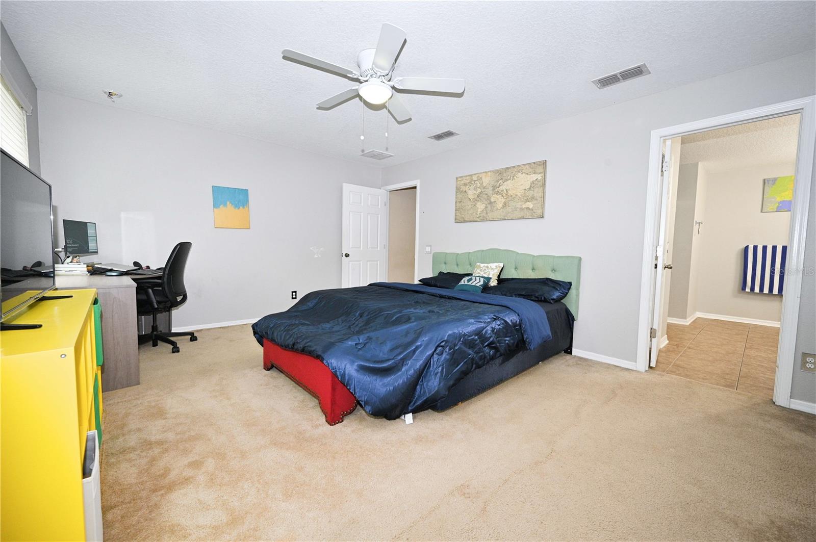 SOUTH HAMPTON - Residential Lease