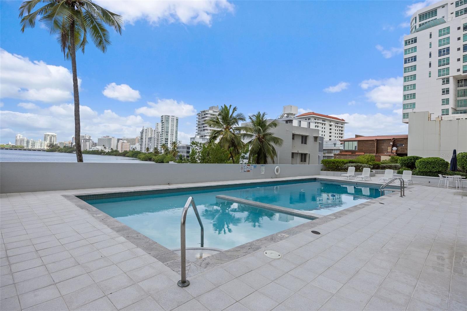 LAGUNA TERRACE - Residential