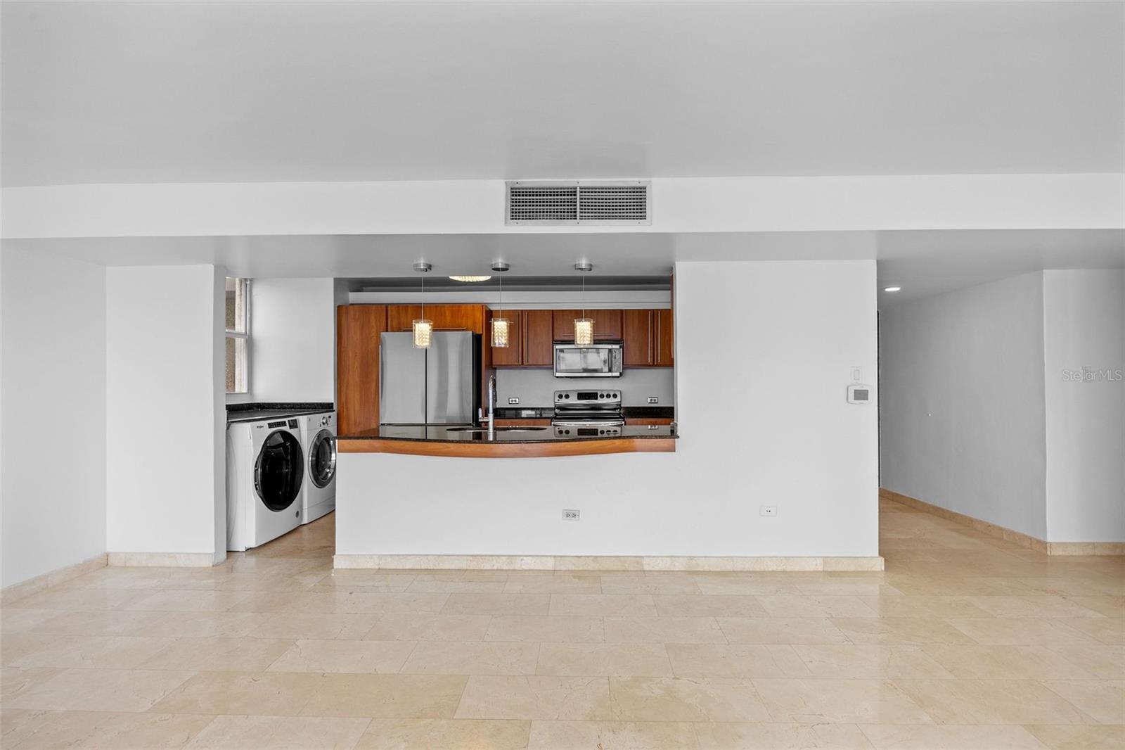 LAGUNA TERRACE - Residential