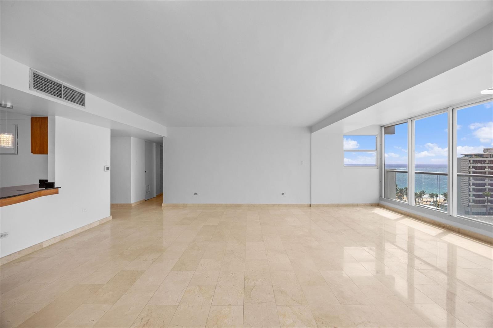 LAGUNA TERRACE - Residential